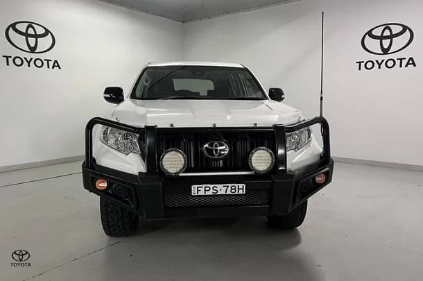 2020 Toyota Prado GX image 2