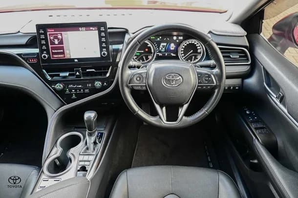 2021 Toyota Camry Hybrid SL image 8