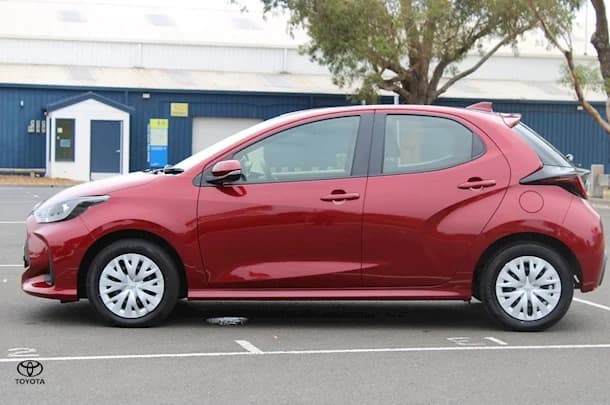 2023 Toyota Yaris Ascent Sport image 11
