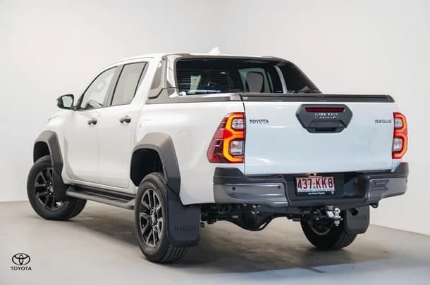 2024 Toyota Hilux 4x4 Rogue image 4