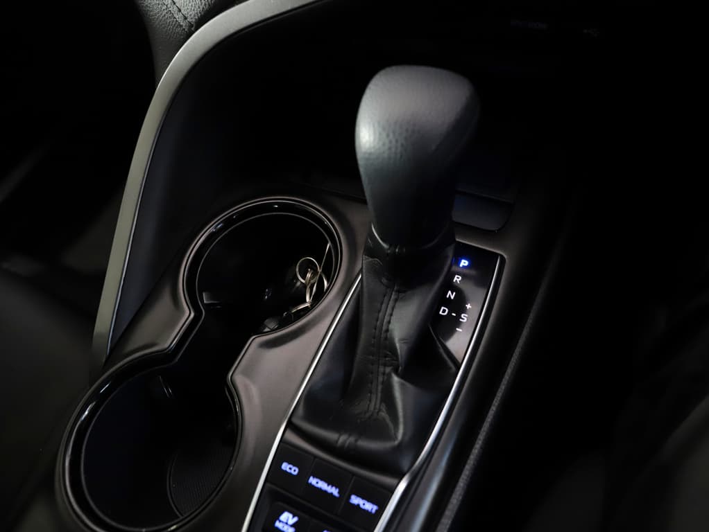2022 Toyota Camry Hybrid Ascent image 14