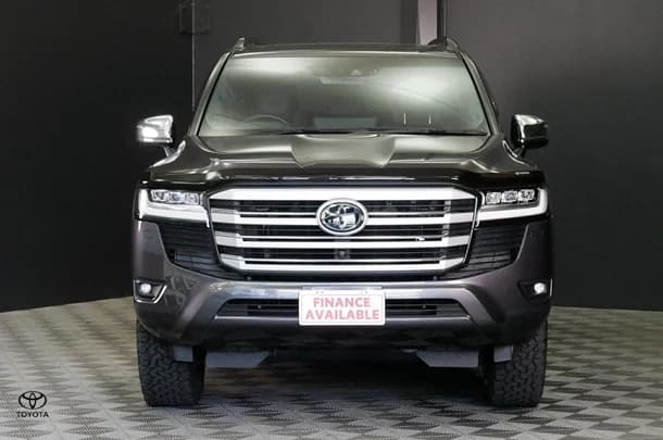 2023 Toyota Landcruiser Sahara image 2