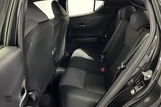 2023 Toyota C-HR GXL AWD image 12