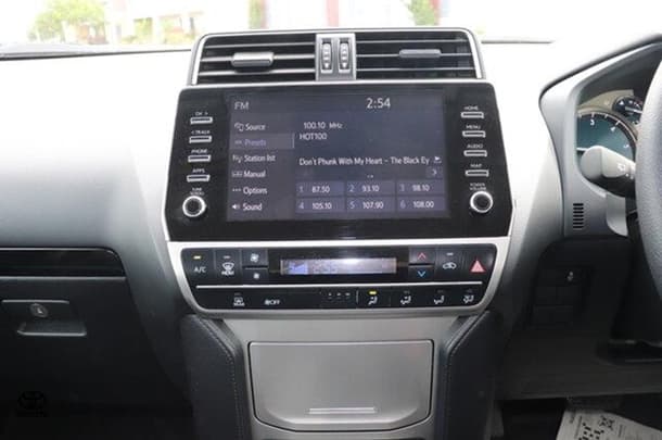2021 Toyota Prado GX image 8