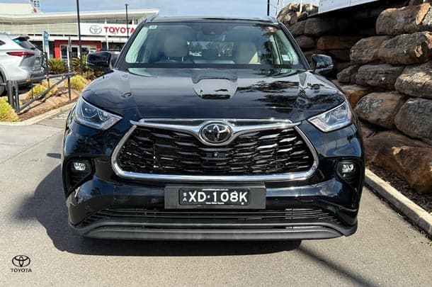 2023 Toyota Kluger 4x2 GRANDE image 3
