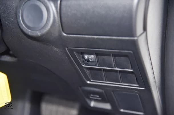2023 Toyota Hilux 4x2 Workmate image 12