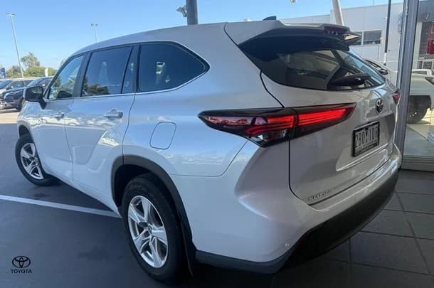 2024 Toyota Kluger Hybrid GX AWD image 3