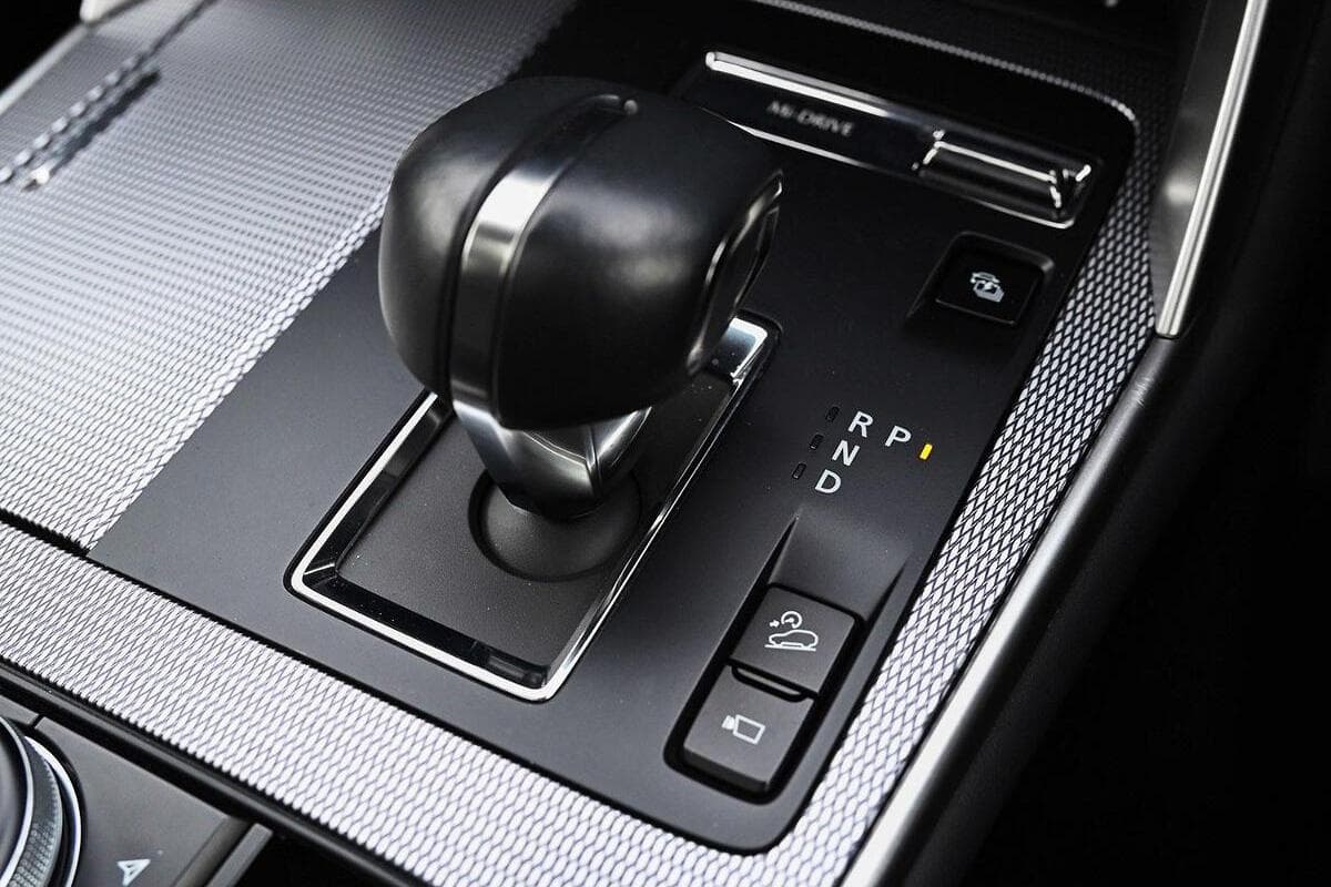 2024 Mazda CX-60 P50e GT KH Series Auto i-ACTIV AWD image 15