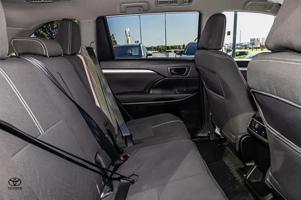2015 Toyota KLUGER 4x2 GX image 8
