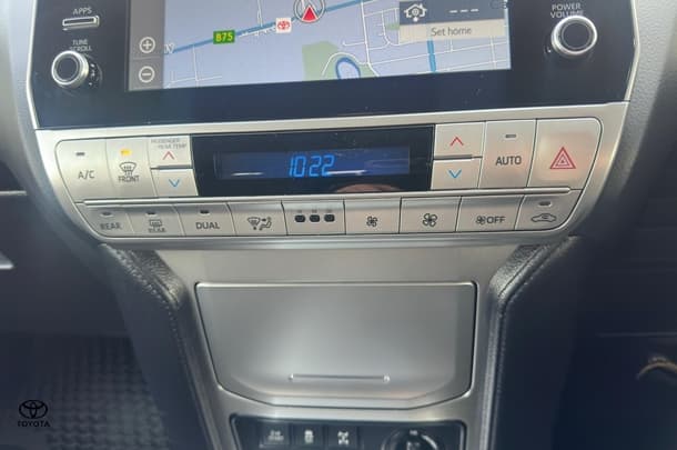 2021 Toyota Prado GXL image 17