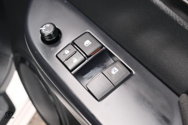 2023 Toyota Hilux 4x2 Workmate image 10