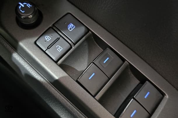 2023 Toyota Camry Hybrid Ascent image 17