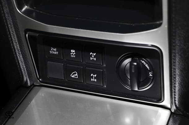 2019 Toyota Prado GXL image 16