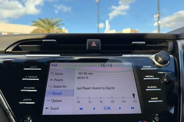 2019 Toyota Camry Hybrid Ascent Sport image 23