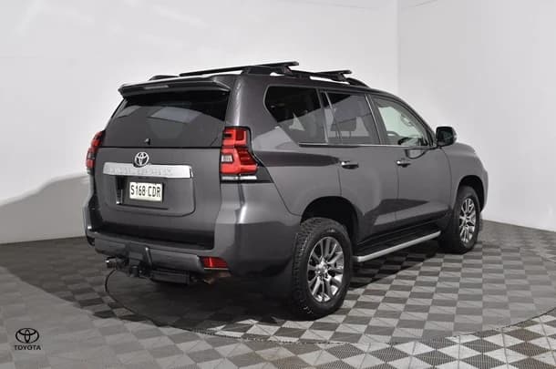 2019 Toyota Prado VX image 2
