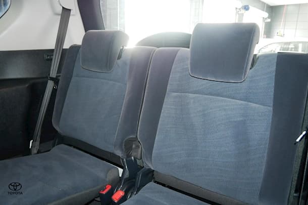 2023 Toyota Prado GXL image 18