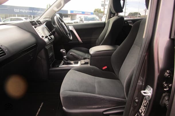 2020 Toyota Prado GXL image 10