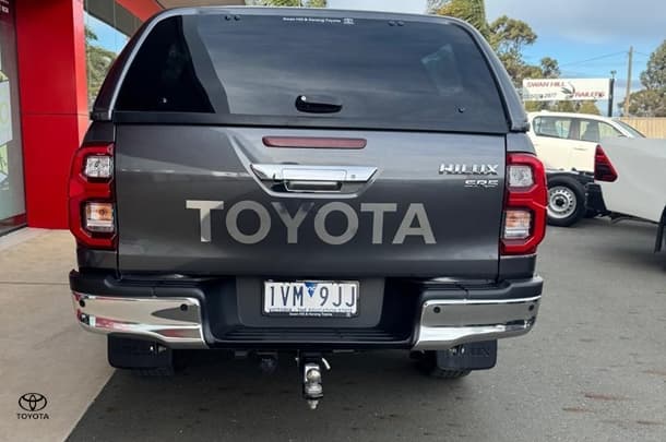 2022 Toyota Hilux SR5 image 7