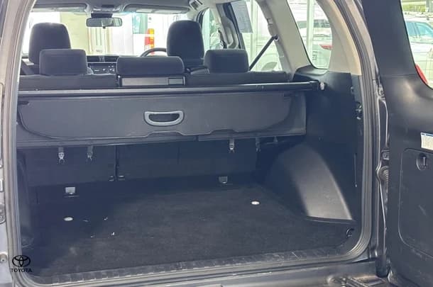 2020 Toyota Prado GX image 23