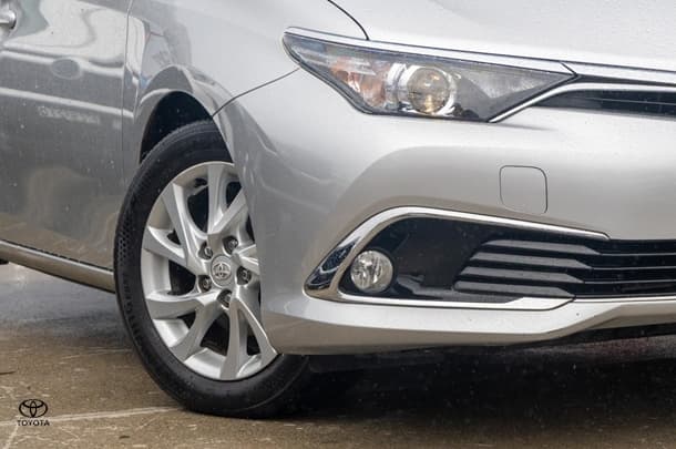 2017 Toyota Corolla Ascent Sport image 6