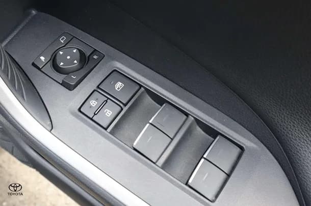 2022 Toyota RAV4 Hybrid XSE (2WD) image 15