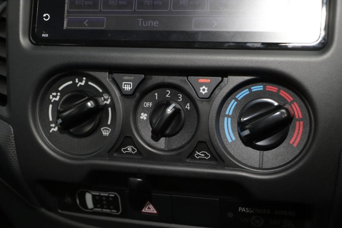 2024 Mitsubishi Triton GLX MR Auto 4x4 MY23 Double Cab image 7
