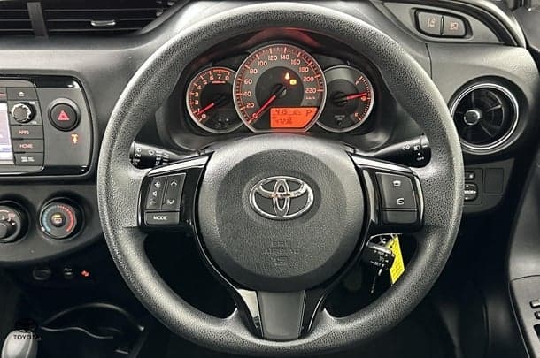 2019 Toyota Yaris Ascent image 14