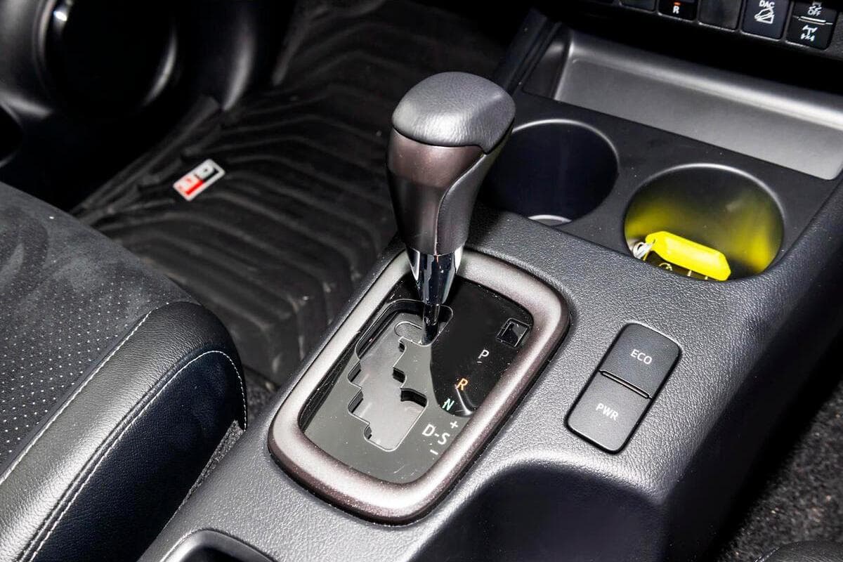 2024 Toyota Hilux GR Sport Auto 4x4 Double Cab image 18