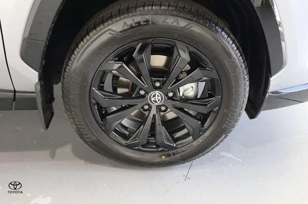 2022 Toyota RAV4 Hybrid XSE (2WD) image 9
