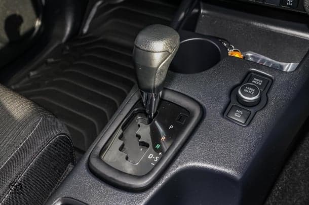 2024 Toyota HILUX SR image 21