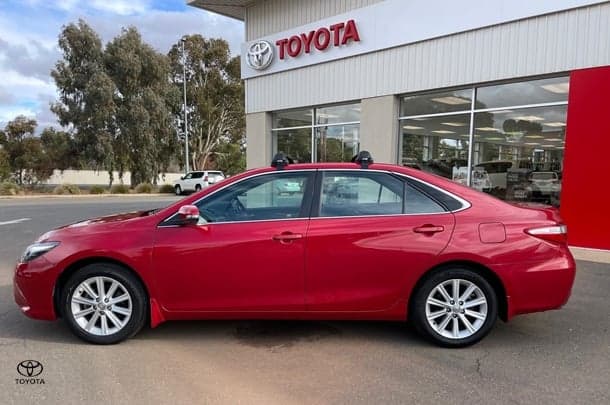 2016 Toyota Camry Atara S image 3