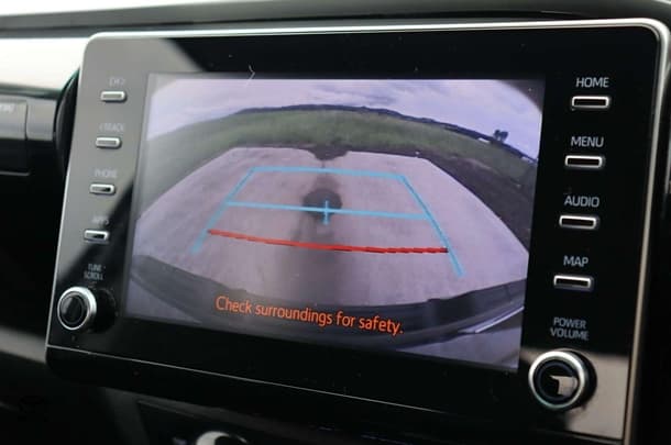 2022 Toyota Hilux 4x4 SR5 image 18
