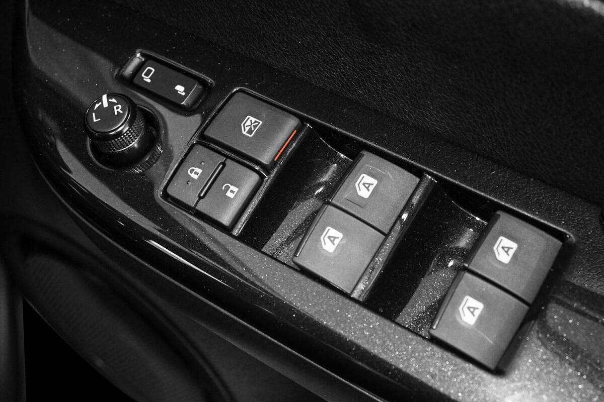2024 Toyota Hilux Rogue 48V Auto 4x4 Double Cab image 12