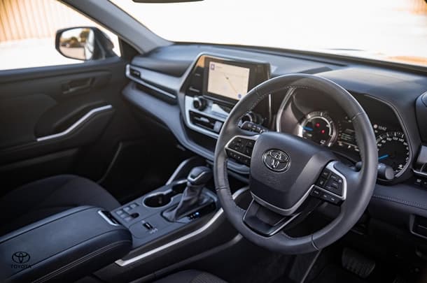 2024 Toyota KLUGER HYBRID GX AWD image 16
