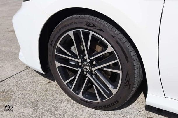 2024 Toyota Camry Hybrid SL image 9