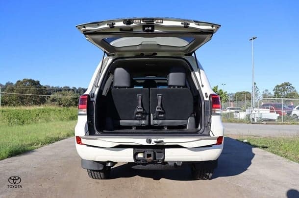 2018 Toyota Landcruiser VX image 14