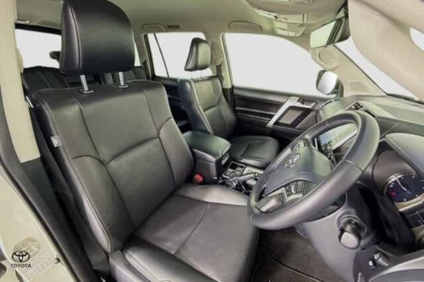2023 Toyota Prado VX image 11