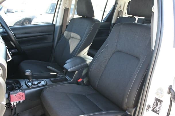 2021 Toyota Hilux SR image 19