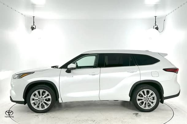 2024 Toyota Kluger Hybrid AWD GRANDE image 8