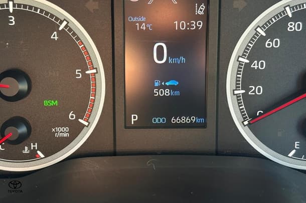 2021 Toyota HiAce LWB image 16