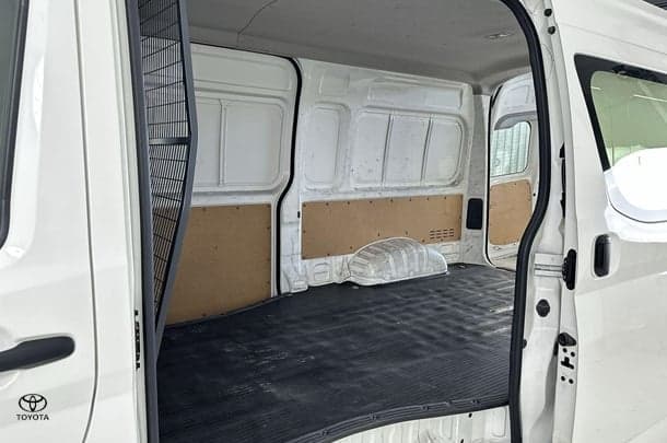 2022 Toyota Hiace SLWB image 31