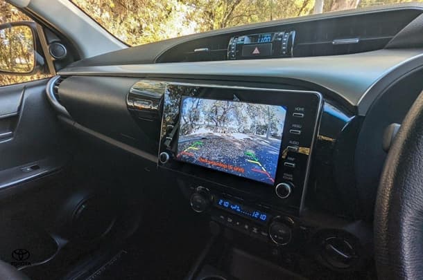 2023 Toyota Hilux 4x4 SR5 image 17