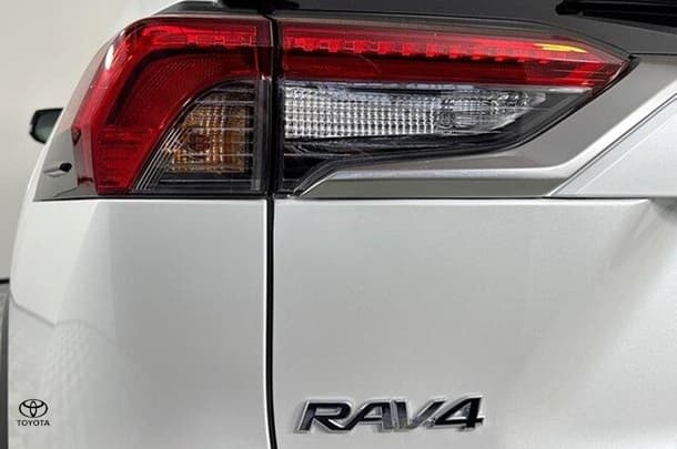 2024 Toyota Rav4 Hybrid XSE 2WD image 8