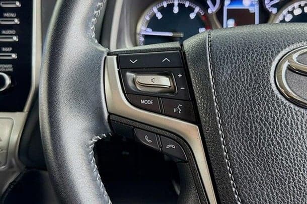 2023 Toyota Prado Kakadu image 19