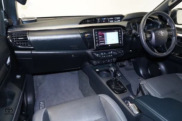 2024 Toyota Hilux 4x4 Rogue image 9