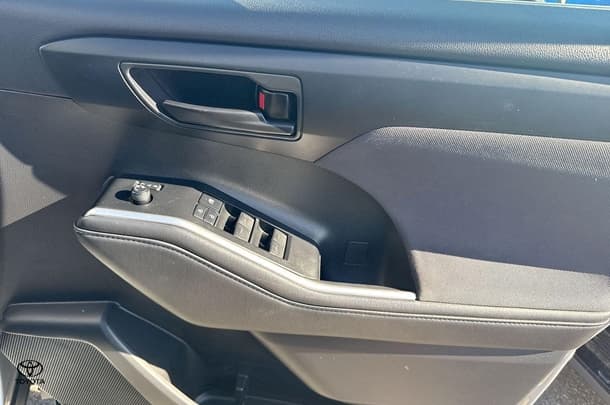 2021 Toyota Kluger Hybrid GX AWD image 13