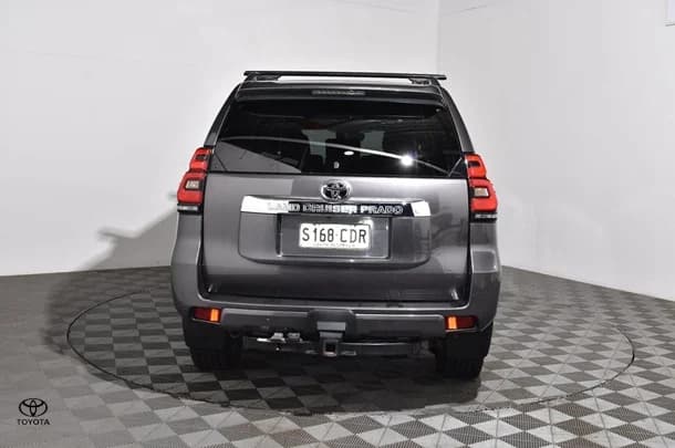 2019 Toyota Prado VX image 4