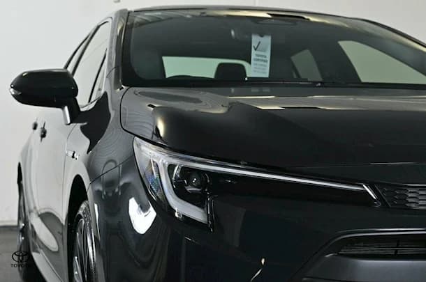 2022 Toyota Corolla Sedan Hybrid ZR image 4