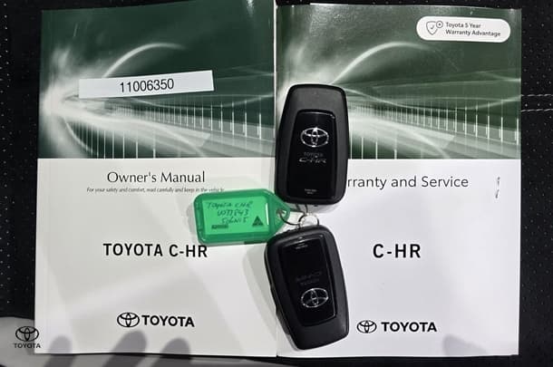 2023 Toyota C-HR Hybrid GR-S image 30