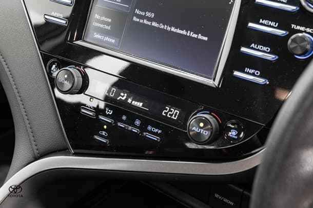 2019 Toyota Camry Hybrid Ascent image 25